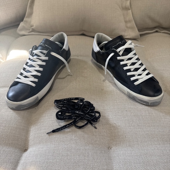 Phillips Model blacker sneakers with extra laces. EU45 - Picture 2 of 5